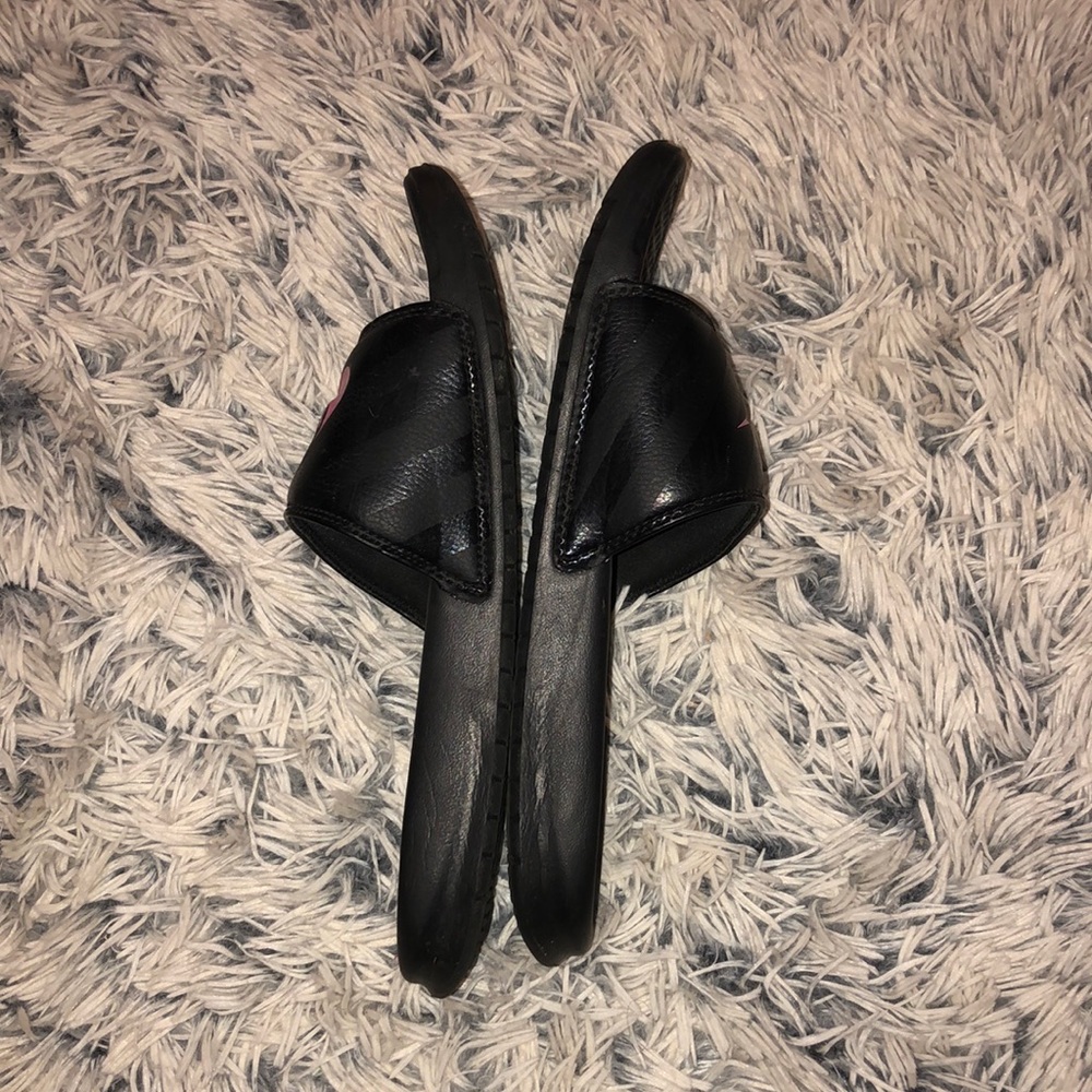 Nike Slides - Picture 3 of 4